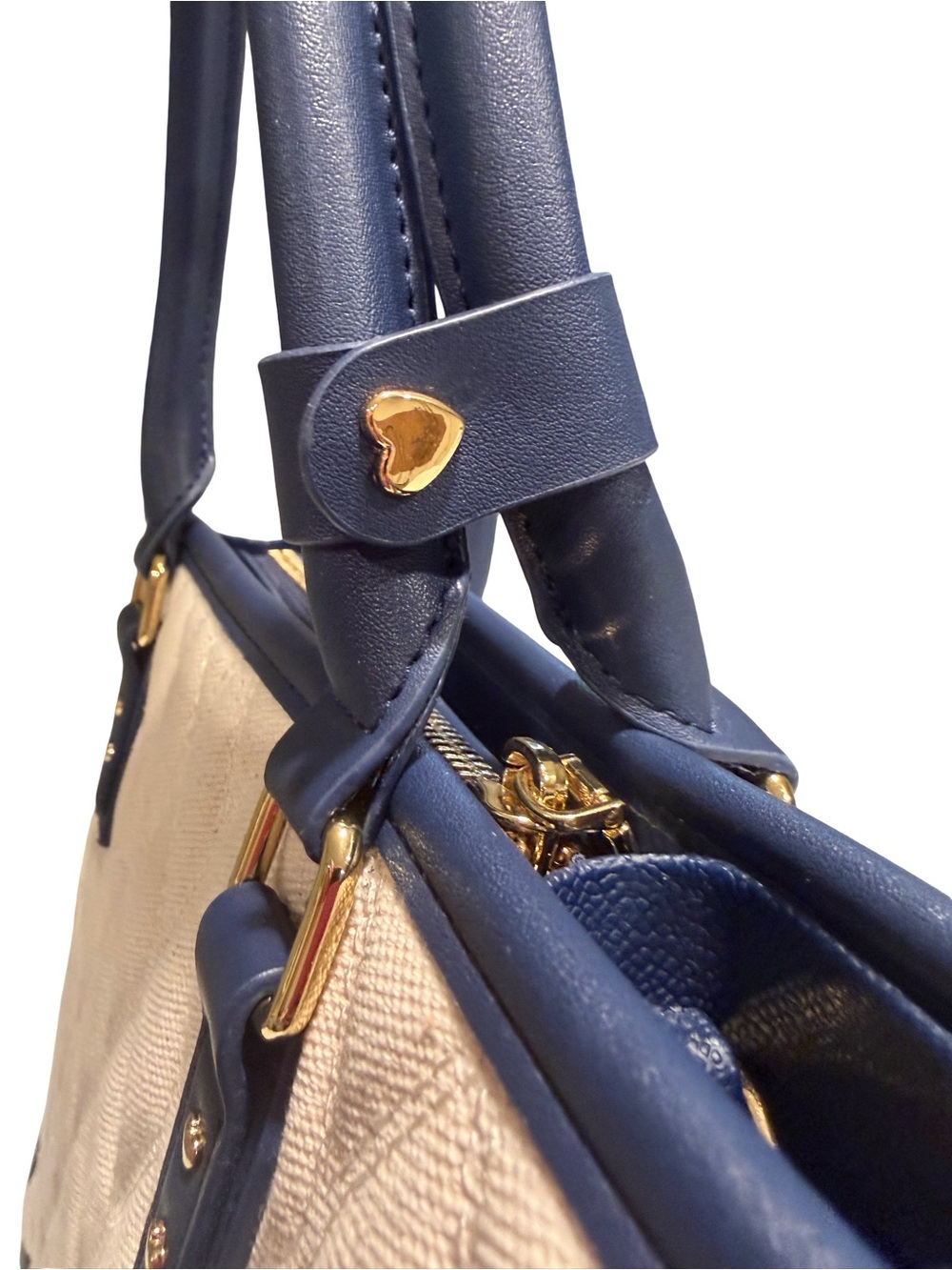 Betsey Johnson NWT Cream Quilted Navy Blue Trim Sardine Charm Crossbody Bag P243 - Picture 9 of 13